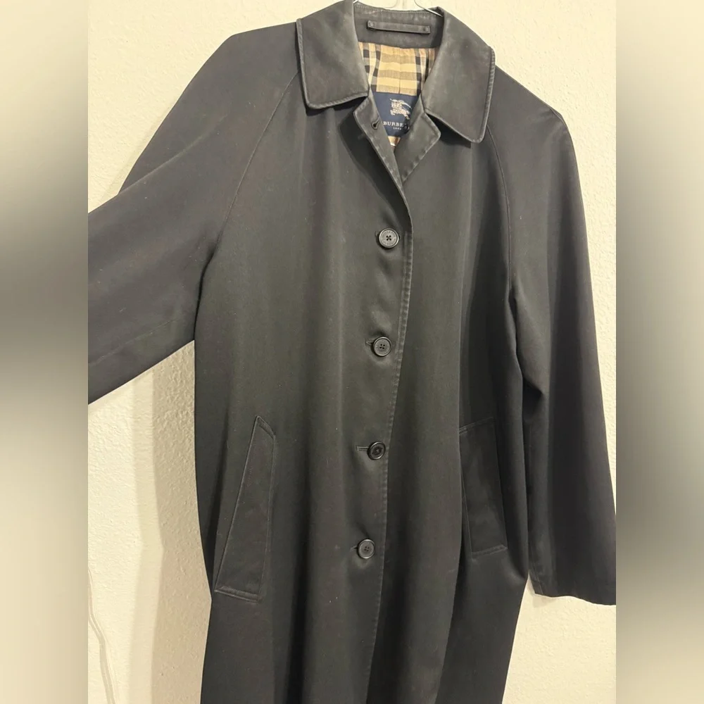 Vintage Burberry Classic Black Wonens Trench Coat (needs repair) Fits like XL - Picture 2 of 7